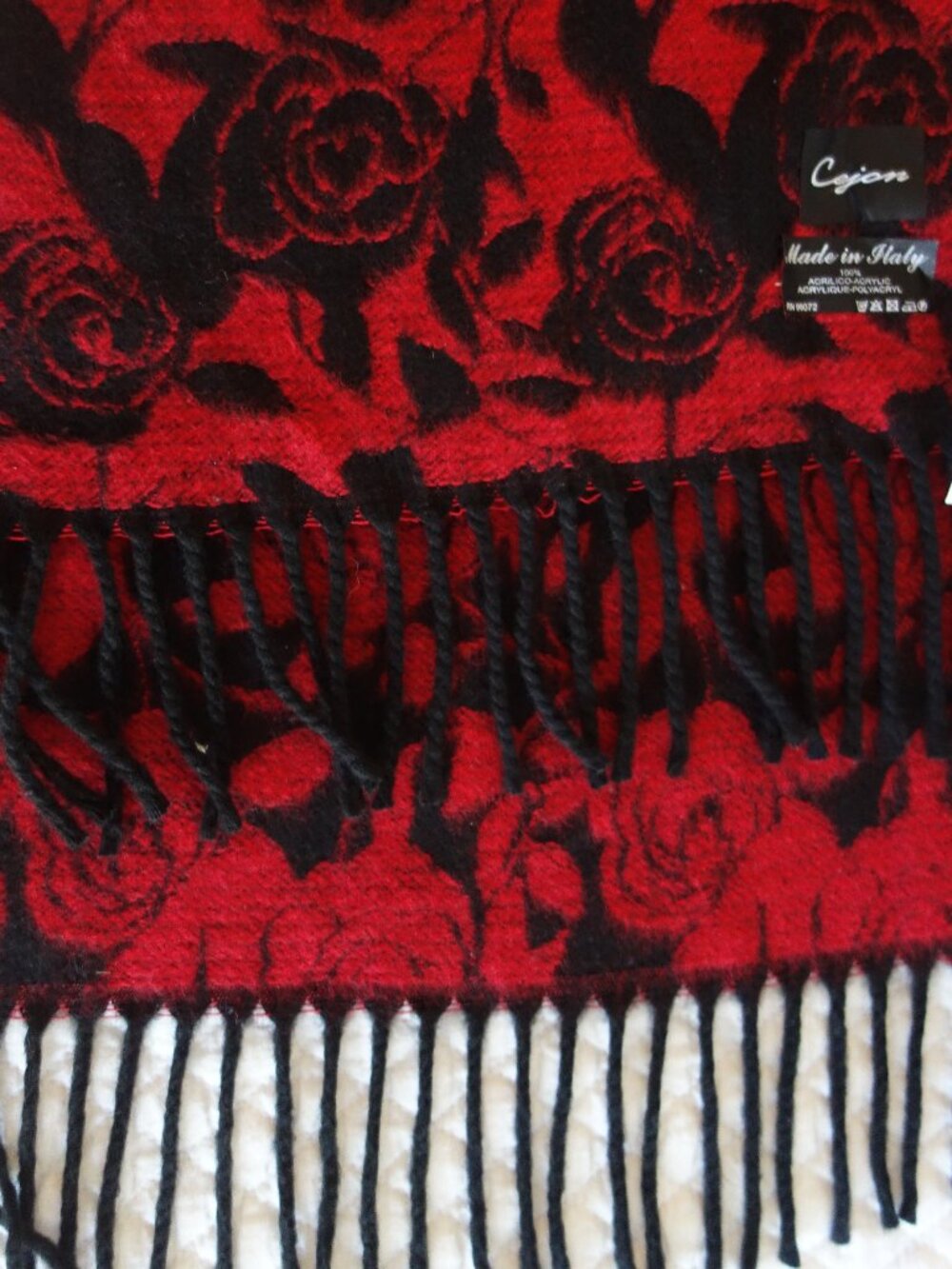 NWT CEJON Made in Italy Red Black Roses Scarf w/ fringe